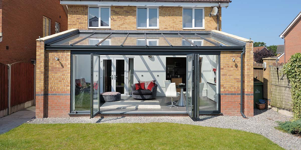 Glass Fronted Lean-To Conservatory
